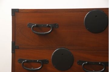 中古　美品　前面欅(ケヤキ)材　品のある佇まいが美しいローチェスト(ローボード、引き出し、衣装箪笥、和箪笥、整理タンス、収納たんす)(R-068924)