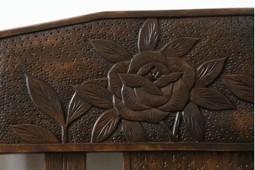 中古　民芸家具　軽井沢彫り　和モダンな佇まいが魅力のチェア2脚セット(板座チェア、椅子、イス、ダイニングチェア)(R-068925)