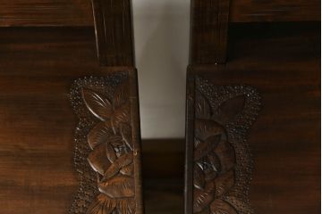 中古　民芸家具　軽井沢彫り　和モダンな佇まいが魅力のチェア2脚セット(板座チェア、椅子、イス、ダイニングチェア)(R-068925)