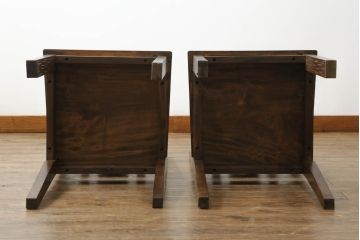 中古　民芸家具　軽井沢彫り　和モダンな佇まいが魅力のチェア2脚セット(板座チェア、椅子、イス、ダイニングチェア)(R-068925)