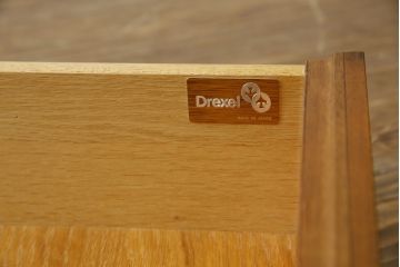 中古　DREXEL HERITAGE(ドレクセルヘリテイジ)　Triune(トライユン)　気品溢れるエレガントなマホガニー材製チェスト(引き出し、サイドボード、サイドチェスト)(R-068929)