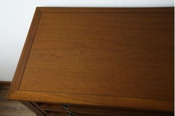 中古　DREXEL HERITAGE(ドレクセルヘリテイジ)　Triune(トライユン)　気品溢れるエレガントなマホガニー材製チェスト(引き出し、サイドボード、サイドチェスト)(R-068929)