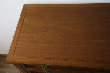 中古　DREXEL HERITAGE(ドレクセルヘリテイジ)　Triune(トライユン)　気品溢れるエレガントなマホガニー材製チェスト(引き出し、サイドボード、サイドチェスト)(R-068931)