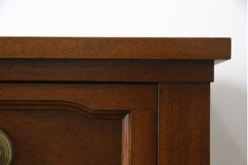 中古　DREXEL HERITAGE(ドレクセルヘリテイジ)　Triune(トライユン)　気品溢れるエレガントなマホガニー材製チェスト(引き出し、サイドボード、サイドチェスト)(R-068931)