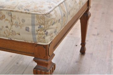中古　DREXEL HERITAGE(ドレクセルヘリテイジ)　クラシカルな佇まいが素敵なスツール(フットスツール、1Pソファ、1人掛けソファ、一人掛けソファ、チェア、椅子、イス、オットマン)(R-068935)