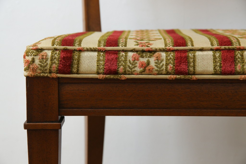 中古　DREXEL HERITAGE(ドレクセルヘリテイジ)　ストライプ柄のファブリックが目を引くアームレスチェア(ダイニングチェア、椅子、イス)(R-068939)