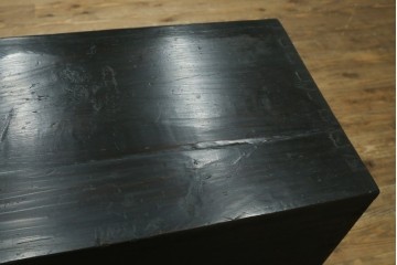 アジアンビンテージ　アンティーク調　深みのある色合いが存在感抜群の引出し付き李朝箪笥　(R-068942)
