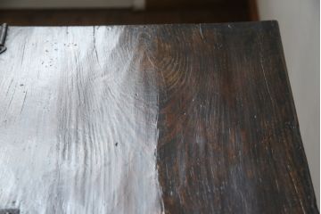 アンティーク家具　アジアン家具　希少!!　李朝　朝鮮美術　松材　無垢材　金具の立派なバンダチ(バンダジ、半閉櫃、銭箱、李朝箪笥、時代箪笥、収納箪笥、収納棚、サイドボード)(R-068943)