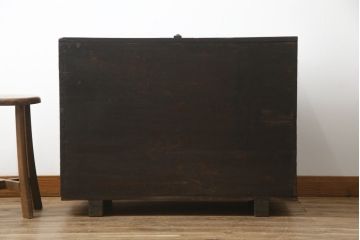 アンティーク家具　アジアン家具　希少!!　李朝　朝鮮美術　松材　無垢材　金具の立派なバンダチ(バンダジ、半閉櫃、銭箱、李朝箪笥、時代箪笥、収納箪笥、収納棚、サイドボード)(R-068943)