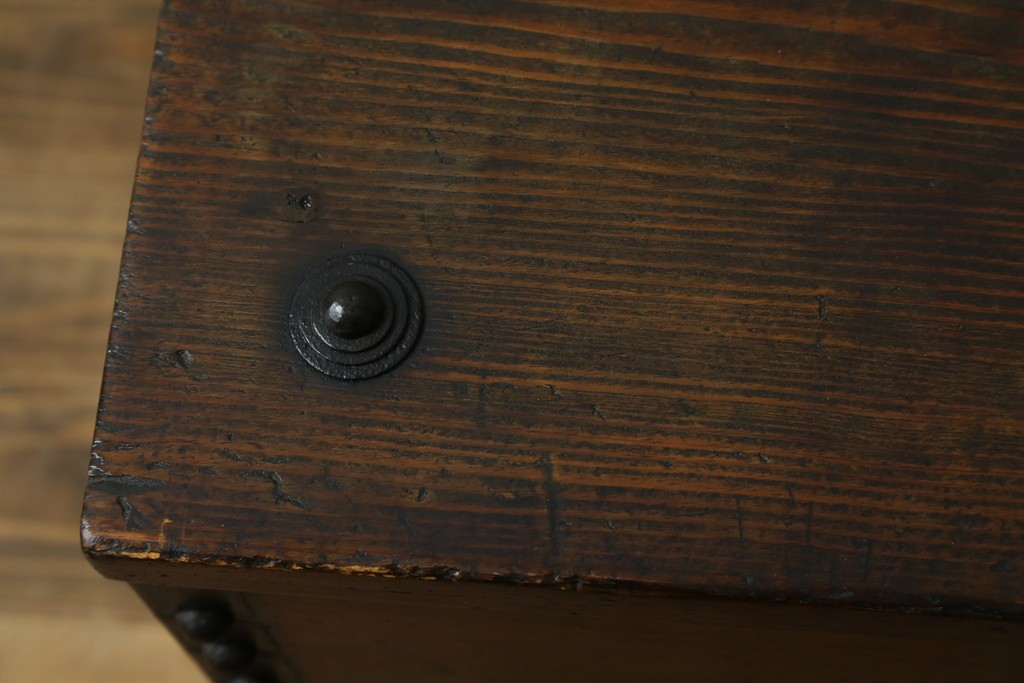アジアンアンティーク　李朝家具　鋲金具が重厚感を高めるバンダチ　(R-068944)
