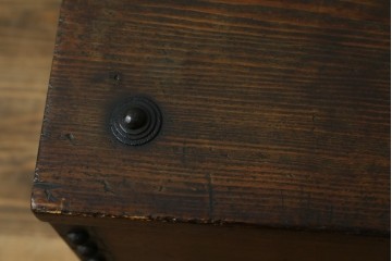 アジアンアンティーク　李朝家具　鋲金具が重厚感を高めるバンダチ　(R-068944)