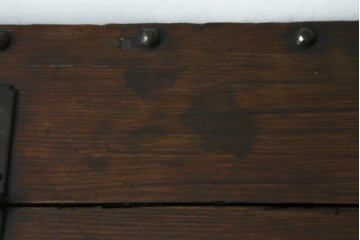 アジアンアンティーク　李朝家具　鋲金具が重厚感を高めるバンダチ　(R-068944)