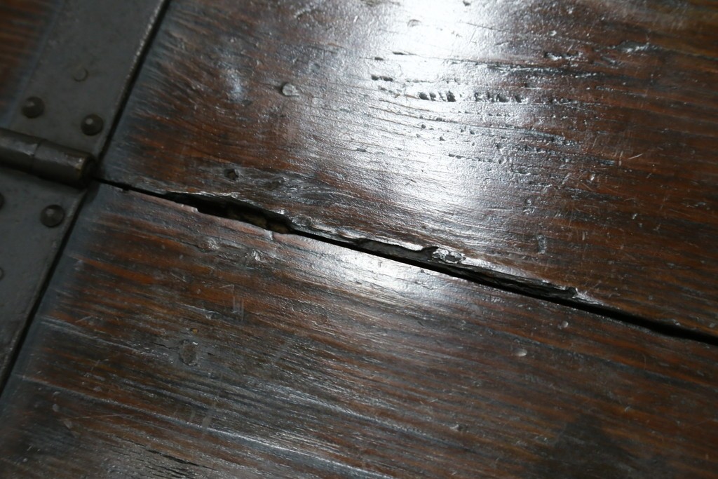 アジアンアンティーク　李朝家具　鋲金具が重厚感を高めるバンダチ　(R-068944)