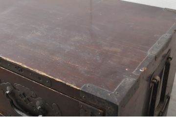 和製アンティーク　特注　松本地方　落ち着いた色合いに巾着金具が目を引く六丁引き松本衣装箪笥(時代箪笥、整理タンス、収納たんす、引き出し、サイドチェスト)(R-068947)
