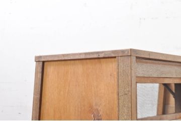 和製アンティーク　木枠　昭和レトロな佇まいが魅力の台形型ガラスケース(Gケース、ショーケース、飾り棚、陳列棚、店舗什器)(R-068955)
