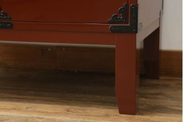 中古　欅産業　漆塗り　朱塗り　脚付きリメイク　黒い金具とのコントラストが美しい仙台箪笥(小箪笥、引き出し、収納箪笥)(定価約80万円)(R-068956)