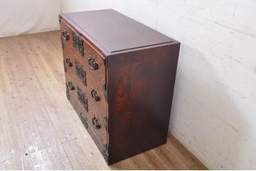 中古　岩谷堂箪笥　重厚かつ上品な佇まいの衣装箪笥(ローチェスト、ローボード、サイドボード、リビングボード、引き出し、和タンス、収納たんす)(R-068958)