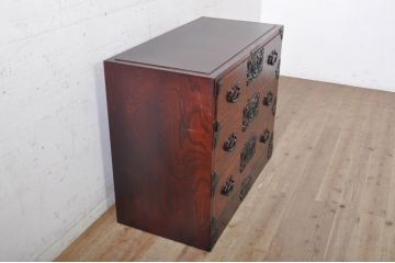 中古　岩谷堂箪笥　重厚かつ上品な佇まいの衣装箪笥(ローチェスト、ローボード、サイドボード、リビングボード、引き出し、和タンス、収納たんす)(R-068958)