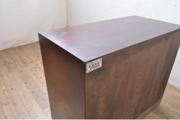 中古　岩谷堂箪笥　台輪付き　重厚かつ上品な佇まいの衣装箪笥(ローチェスト、ローボード、サイドボード、リビングボード、引き出し、和タンス、収納たんす)(R-068960)