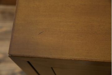 中古　希少!!　カリモク　domani(ドマーニ)　Morganton(モーガントン)　希少なライトコニャック色　ゴールドの引手が高級感を演出するドロワーチェスト(引き出し、サイドチェスト)(R-068963)
