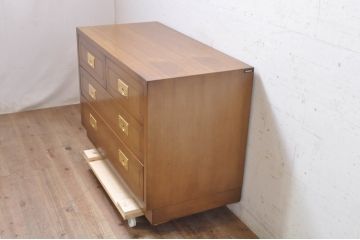 中古　カリモク　domani(ドマーニ)　Morganton(モーガントン)　希少なライトコニャック色　ゴールドの引手が高級感を演出するドロワーチェスト(引き出し、サイドチェスト)(R-068964)