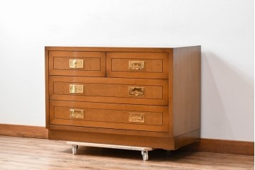 中古　カリモク　domani(ドマーニ)　Morganton(モーガントン)　希少なライトコニャック色　ゴールドの引手が高級感を演出するドロワーチェスト　(R-068964)