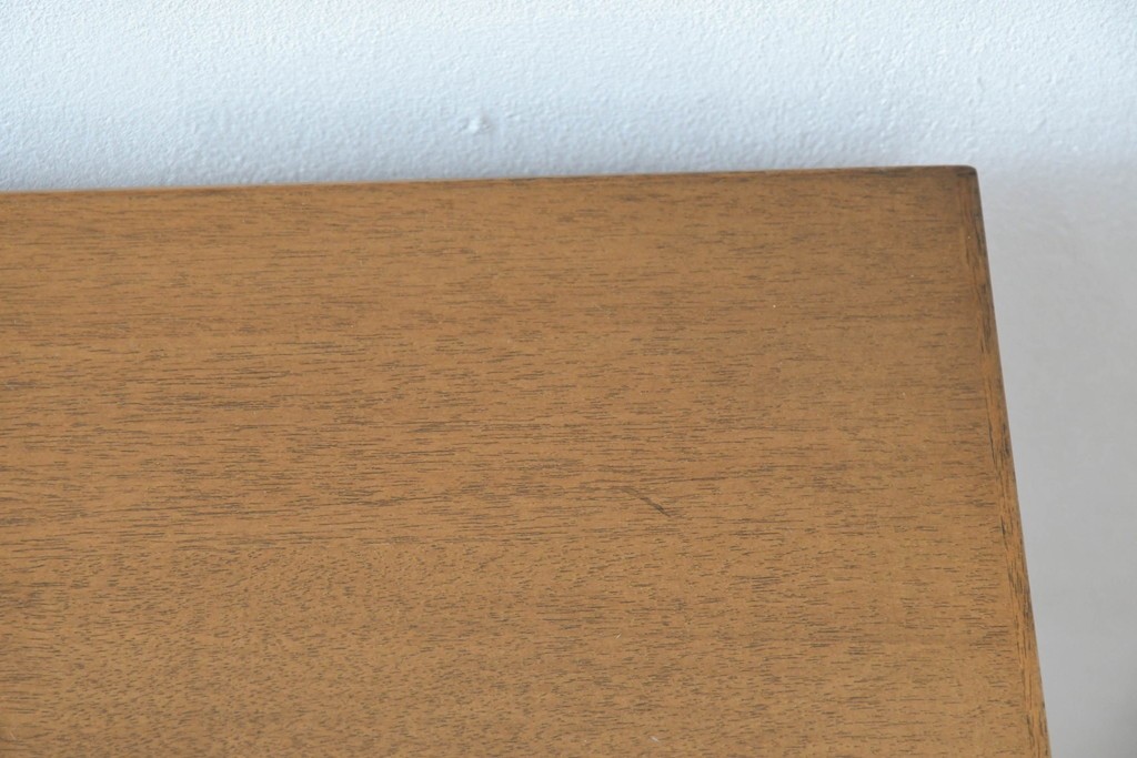 中古　カリモク　domani(ドマーニ)　Morganton(モーガントン)　希少なライトコニャック色　ゴールドの引手が高級感を演出するドロワーチェスト　(R-068964)