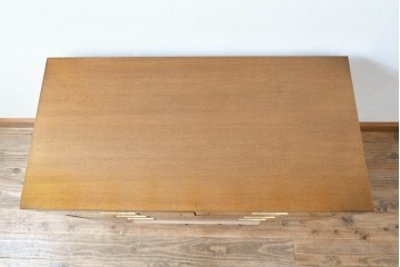 中古　カリモク　domani(ドマーニ)　Morganton(モーガントン)　希少なライトコニャック色　ゴールドの引手が高級感を演出するドロワーチェスト　(R-068964)