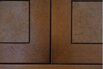 中古　カリモク　domani(ドマーニ)　Morganton(モーガントン)　希少なライトコニャック色　ゴールドの引手が高級感を演出するドロワーチェスト　(R-068964)