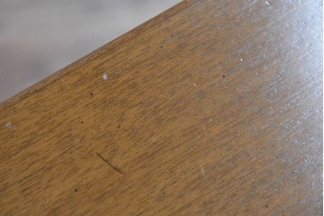 中古　カリモク　domani(ドマーニ)　Morganton(モーガントン)　希少なライトコニャック色　ゴールドの引手が高級感を演出するドロワーチェスト　(R-068964)