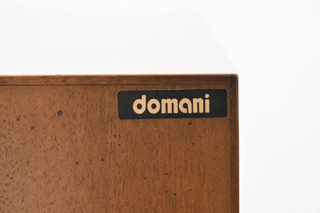 中古　カリモク　domani(ドマーニ)　Morganton(モーガントン)　希少なライトコニャック色　ゴールドの引手が高級感を演出するドロワーチェスト　(R-068964)