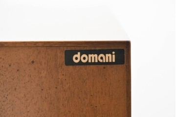 中古　カリモク　domani(ドマーニ)　Morganton(モーガントン)　希少なライトコニャック色　ゴールドの引手が高級感を演出するドロワーチェスト　(R-068964)