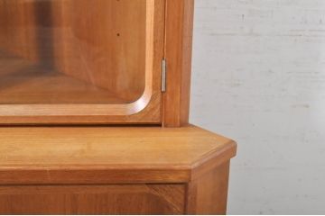 和製ビンテージ　日田工芸　チーク材　お部屋の隅をお洒落に活用できるモダンなコーナーキャビネット(収納棚、戸棚、飾り棚、ヴィンテージ)(R-068966)
