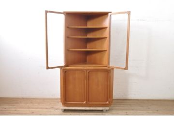 和製ビンテージ　日田工芸　チーク材　お部屋の隅をお洒落に活用できるモダンなコーナーキャビネット(収納棚、戸棚、飾り棚、ヴィンテージ)(R-068966)