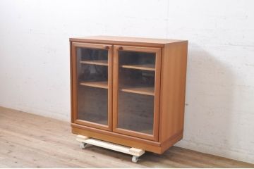 和製ビンテージ　伊勢丹取り扱い　チーク材のシンプルなサイドキャビネット(ガラスキャビネット、ガラスケース、飾り棚、収納棚、ヴィンテージ)(R-068971)