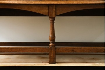 イギリスアンティーク　オーク材　立体的なガラスが魅力的なカップボード　(R-068972)