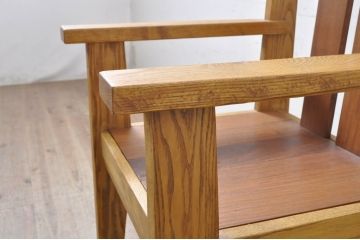 和製ビンテージ　美品　伊勢丹取り扱い　国産　職人手作り品　栗材とカリン材(花梨材)を使った高級アームチェア(板座チェア、ダイニングチェア、椅子、イス、ヴィンテージ)(R-068976)
