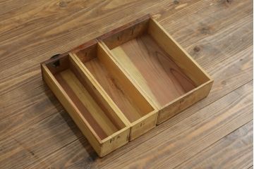 和製アンティーク　美品　欅(ケヤキ)材と栗材　経年によって増した味わいが魅力的な漆塗りの硯箱(掛硯、掛け硯、小引き出し、筆箱、小物収納、印箱)(R-068978)