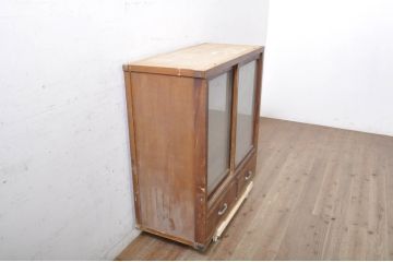 和製アンティーク　昭和レトロな雰囲気漂うシンプルな収納棚(キャビネット、食器棚、本箱、書棚、戸棚)(R-068986)