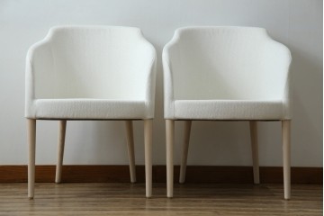 中古　短期展示品　極美品　相合家具製作所(SOGOKAGU)　マーガレット(MARGUERITE)　シンプルなデザインが魅力的なアームチェア2脚セット　(R-068988)