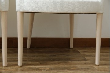 中古　短期展示品　極美品　相合家具製作所(SOGOKAGU)　マーガレット(MARGUERITE)　シンプルなデザインが魅力的なアームチェア2脚セット　(R-068988)