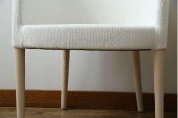 中古　短期展示品　極美品　相合家具製作所(SOGOKAGU)　マーガレット(MARGUERITE)　シンプルなデザインが魅力的なアームチェア2脚セット　(R-068988)