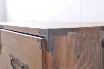 和製アンティーク　前面欅(ケヤキ)材　経年を感じさせる木味が魅力の二本松箪笥(重ね箪笥、時代箪笥、和タンス、衣装たんす、整理タンス、収納タンス、引き出し)(R-068994)