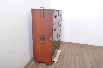 和製アンティーク　漆塗り　味わい深い佇まいが魅力の二本松箪笥(重ね箪笥、時代箪笥、和タンス、衣装たんす、整理タンス、収納タンス、引き出し)(R-068997)