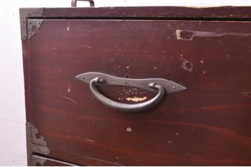 和製アンティーク　漆塗り　味わい深い佇まいが魅力の二本松箪笥(重ね箪笥、時代箪笥、和タンス、衣装たんす、整理タンス、収納タンス、引き出し)(R-068997)