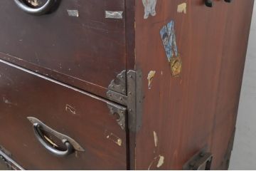 和製アンティーク　漆塗り　味わい深い佇まいが魅力の二本松箪笥(重ね箪笥、時代箪笥、和タンス、衣装たんす、整理タンス、収納タンス、引き出し)(R-068997)