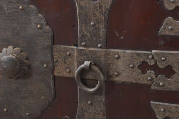 和製アンティーク 漆塗り 味わい深い佇まいが魅力の二本松箪笥ローチェスト(ローボード、時代箪笥、和タンス、衣装たんす、整理タンス、収納タンス、引き出し、テレビ台、テレビボード)(R-068999)