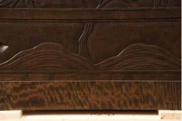 中古　美品　伝統工芸　軽井沢彫り　大胆な牡丹の彫刻が美しい衣装盆付き和タンス(衣装箪笥、引き出し、チェスト、着物箪笥、収納たんす)(R-069004)