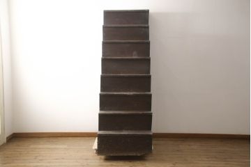 和製アンティーク　時代を経た趣と幅狭のサイズが魅力的な階段箪笥(階段タンス、収納たんす、和箪笥、時代箪笥、引き出し)(R-069005)