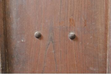 アンティーク建具　総欅(ケヤキ)材　新潟産　框組の腰板が魅力の格子蔵戸1枚(引き戸、玄関戸)(R-069021)